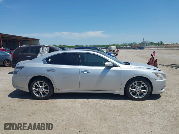 2014 Nissan Maxima SV z VIN 1N4AA5AP4EC448022, wystawiony jako IAAI lot #42027624 z przebiegiem 280 961 mil mil oraz . Historia ofert i sprzedaży dostępna na DreamBid. Obrazek 13.