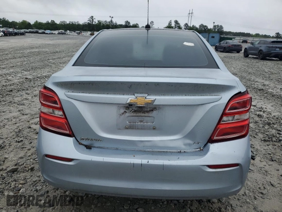 2017 Chevrolet Sonic LT z VIN 1G1JD5SH2H4130240, wystawiony jako Copart lot #56148715 z przebiegiem 140 819 mil mil oraz Czysty tytuł • Clean title. Historia ofert i sprzedaży dostępna na DreamBid. Obrazek 6.