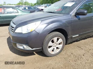 2011 Subaru Outback Premium z VIN 4S4BRBCCXB3352435, wystawiony jako IAAI lot #42176668 z przebiegiem 194 681 mil mil oraz . Historia ofert i sprzedaży dostępna na DreamBid. Obrazek 6.