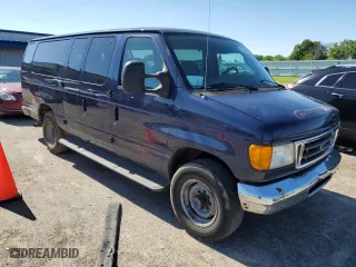 2005 Ford Econoline Wagon XL with VIN 1FBSS31S25HA55342, listed as a Copart auction lot 57379424 with 152,316 mi miles and Non Repairable. Bid and sale history available at carsss.com. Image 4.