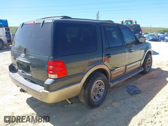 2003 Ford Expedition Eddie Bauer with VIN 1FMFU17L93LC55300, listed as a IAAI auction lot 41732837 with 186,949 mi miles. Bid and sale history available at carsss.com. Image 4.
