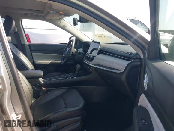 2022 Jeep Compass Latitude Lux with VIN 3C4NJDFB9NT170662, listed as a IAAI auction lot 42500321 with 57,782 mi miles and . Bid and sale history available at DreamBid. Image 5.