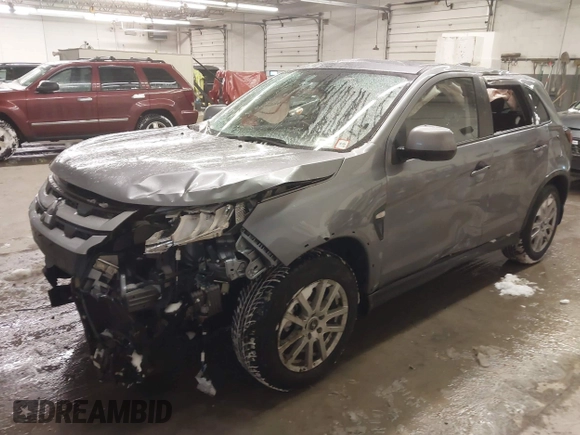 2022 Mitsubishi Outlander Sport ES with VIN JA4ARUAU3NU018733, listed as a IAAI auction lot 41320736 with 31,653 mi miles. Bid and sale history available at carsss.com. Image 2.