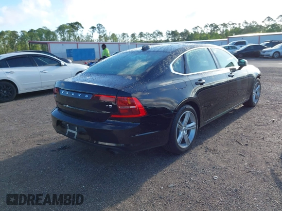 2018 Volvo S90 Momentum with VIN LVY982AK2JP023132, listed as a IAAI auction lot 41977080 with 98,514 mi miles. Bid and sale history available at carsss.com. Image 4.