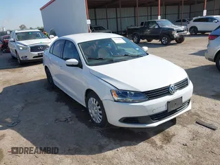2011 Volkswagen Jetta SE with VIN 3VWDZ7AJ8BM330201, listed as a IAAI auction lot 42003856 with 197,462 mi miles and . Bid and sale history available at DreamBid. Image 1.