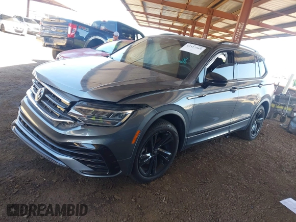 2024 Volkswagen Tiguan SE R-Line Black with VIN 3VVCB7AX4RM046261, listed as a IAAI auction lot 42327569 with 15,428 mi miles and . Bid and sale history available at DreamBid. Image 18.