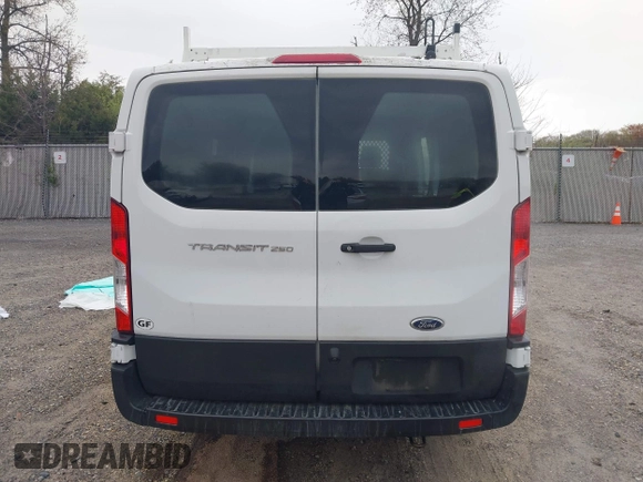 2019 Ford Transit z VIN 1FTYR1ZM4KKB00758, wystawiony jako IAAI lot #42006896 z przebiegiem 67 270 mil mil oraz . Historia ofert i sprzedaży dostępna na DreamBid. Obrazek 16.