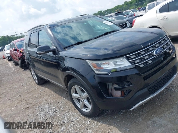 2017 Ford Explorer XLT z VIN 1FM5K8D86HGD44638, wystawiony jako IAAI lot #42628423 z przebiegiem 441 045 mil mil oraz . Historia ofert i sprzedaży dostępna na DreamBid. Obrazek 1.