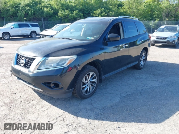 2014 Nissan Pathfinder SV with VIN 5N1AR2MM1EC682262, listed as a IAAI auction lot 42132205 with 235,107 mi miles. Bid and sale history available at carsss.com. Image 18.
