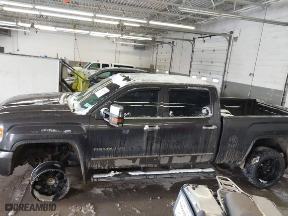 2015 GMC Sierra 2500HD available WiFi Denali with VIN 1GT120E84FF535352, listed as a IAAI auction lot 41237529 with NaN miles. Bid and sale history available at carsss.com. Image 14.