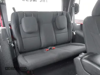 2020 Jeep Wrangler Sport S z VIN 1C4GJXAG8LW266464, wystawiony jako IAAI lot #41958375 z przebiegiem 57 139 mil mil oraz . Historia ofert i sprzedaży dostępna na DreamBid. Obrazek 8.