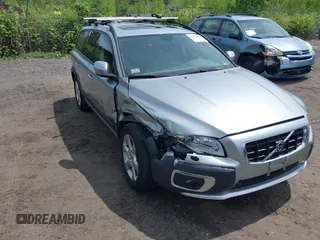 2008 Volvo XC70 with VIN YV4BZ982981012062, listed as a IAAI auction lot 39423605 with 98,169 mi miles and . Bid and sale history available at DreamBid. Image 1.
