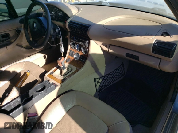 2002 BMW Z3 2.5i with VIN 4USCN33452LK51624, listed as a Copart auction lot 47388825 with 100,044 mi miles and Salvage Title. Bid and sale history available at carsss.com. Image 8.