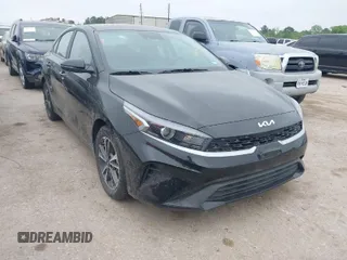 2024 Kia Forte LXS z VIN 3KPF24AD7RE835871, wystawiony jako IAAI lot #41842537 z przebiegiem 6 628 mil mil oraz . Historia ofert i sprzedaży dostępna na DreamBid. Obrazek 1.