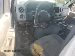 2010 Ford Econoline Cargo Commercial z VIN 1FTNE1EW7ADA66467, wystawiony jako Copart lot #59238055 z przebiegiem Nie podano mil oraz Czysty tytuł • Clean title. Historia ofert i sprzedaży dostępna na DreamBid. Obrazek 8.