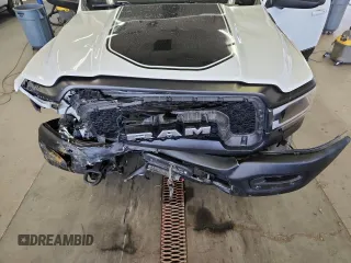 2020 Ram 2500 Power Wagon z VIN 3C6TR5EJ5LG126296, wystawiony jako Copart lot #57616555 z przebiegiem 67 960 mil mil oraz Szkoda całkowita • Salvage title. Historia ofert i sprzedaży dostępna na DreamBid. Obrazek 11.