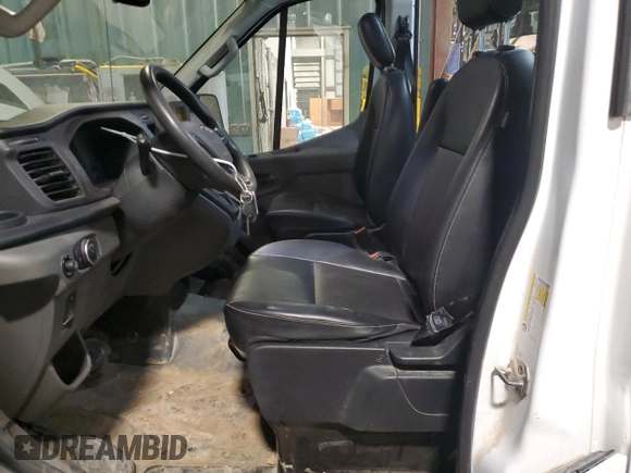 2022 Ford Transit Cargo z VIN 1FTBR3X84NKA63657, wystawiony jako Copart lot #41790085 z przebiegiem 60 940 mil mil oraz Czysty tytuł • Clean title. Historia ofert i sprzedaży dostępna na DreamBid. Obrazek 7.