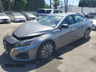2024 Nissan Altima SV with VIN 1N4BL4DV6RN402284, listed as a Copart auction lot 63900595 with 27,700 mi miles and Clean title. Bid and sale history available at DreamBid. Image 1.
