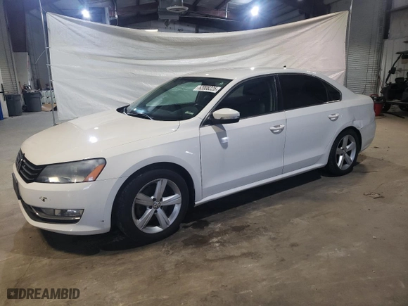 2015 Volkswagen Passat 1.8T Limited Edition with VIN 1VWAT7A33FC082226, listed as a Copart auction lot 52008225 with 185,941 mi miles and Clean Title. Bid and sale history available at carsss.com. Image 1.