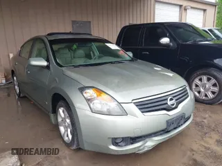 2007 Nissan Altima 2.5 S with VIN 1N4AL21E67C234966, listed as a IAAI auction lot 41910895 with 239,566 mi miles. Bid and sale history available at carsss.com. Image 1.