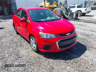 2017 Chevrolet Sonic LS z VIN 1G1JB5SH3H4163902, wystawiony jako IAAI lot #41931795 z przebiegiem 96 366 mil mil oraz . Historia ofert i sprzedaży dostępna na DreamBid. Obrazek 1.
