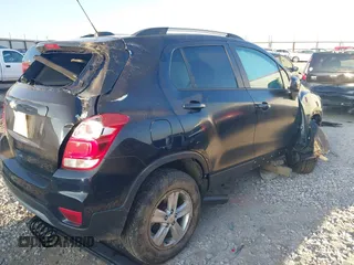 2021 Chevrolet Trax LT with VIN KL7CJPSB2MB321465, listed as a IAAI auction lot 38442466 with 1 mi miles. Bid and sale history available at carsss.com. Image 4.