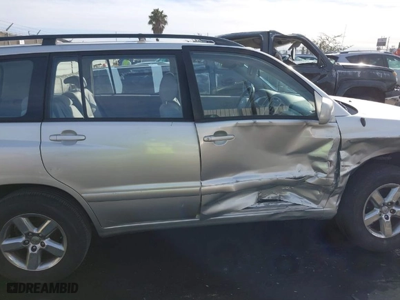 2007 Toyota Highlander with VIN JTEGD21A070165381, listed as a IAAI auction lot 41402061 with 157,091 mi miles. Bid and sale history available at carsss.com. Image 13.