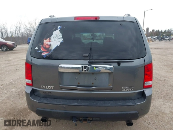 2010 Honda Pilot Touring with VIN 5FNYF4H81AB038522, listed as a IAAI auction lot 41893997 with Not Provided miles. Bid and sale history available at carsss.com. Image 15.