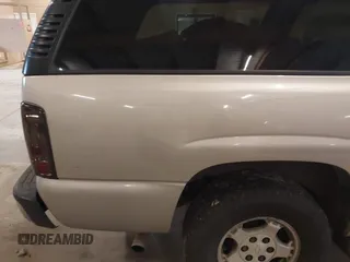 2005 Chevrolet Suburban LS z VIN 3GNEC16Z25G136603, wystawiony jako IAAI lot #42339417 z przebiegiem 382 868 mil mil oraz . Historia ofert i sprzedaży dostępna na DreamBid. Obrazek 12.