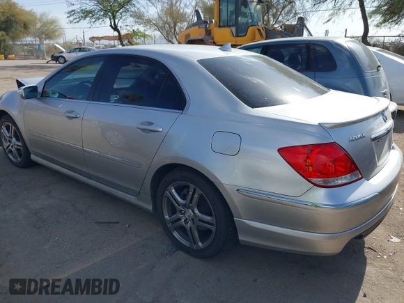 2006 Acura RL with VIN JH4KB16576C007898, listed as a IAAI auction lot 42690972 with 184,655 mi miles and . Bid and sale history available at DreamBid. Image 3.