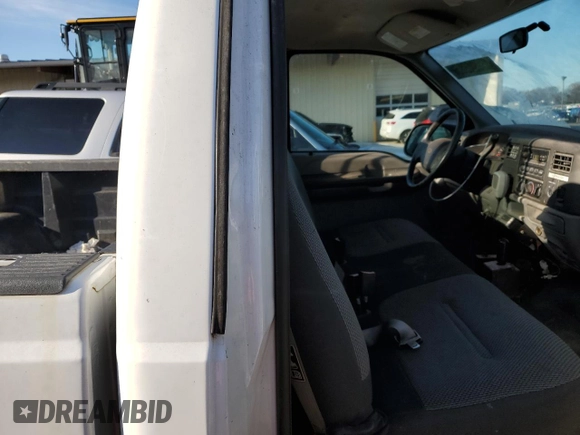 2002 Ford F-250 XL с VIN 1FTNF21L92EA29480, выставлен на аукционе Copart как лот 43994685 с пробегом Не указан миль и Чистый • Clean title. История ставок и продаж доступна на DreamBid. Изображение 10.