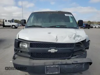 2003 Chevrolet Express Cargo with VIN 1GCGG25V331109643, listed as a Copart auction lot 44367485 with 112,700 mi miles and Salvage Title. Bid and sale history available at DreamBid. Image 5.