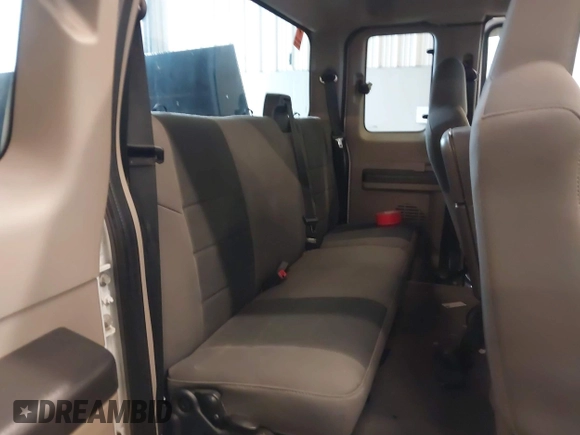 2010 Ford F-250 XL z VIN 1FTSX2BR4AEA28576, wystawiony jako IAAI lot #41615867 z przebiegiem Nie podano mil oraz . Historia ofert i sprzedaży dostępna na DreamBid. Obrazek 8.