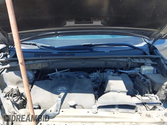 2018 Toyota Highlander LE with VIN 5TDZZRFH7JS250025, listed as a IAAI auction lot 42635985 with 122,488 mi miles and . Bid and sale history available at DreamBid. Image 10.