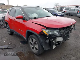 2019 Jeep Compass Latitude z VIN 3C4NJDBB7KT629155, wystawiony jako IAAI lot #41812711 z przebiegiem 35 369 mil mil oraz . Historia ofert i sprzedaży dostępna na DreamBid. Obrazek 1.