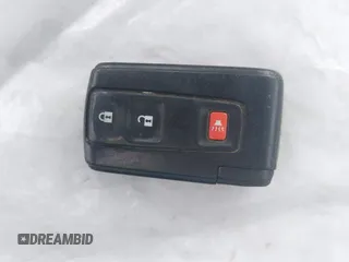 2005 Toyota Prius z VIN JTDKB20UX53123196, wystawiony jako IAAI lot #41626598 z przebiegiem 216 895 mil mil oraz . Historia ofert i sprzedaży dostępna na DreamBid. Obrazek 11.