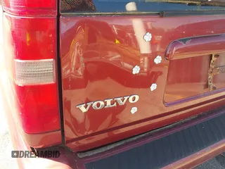 2000 Volvo V70 z VIN YV1LW61J8Y2644104, wystawiony jako IAAI lot #42307218 z przebiegiem 251 170 mil mil oraz . Historia ofert i sprzedaży dostępna na DreamBid. Obrazek 6.