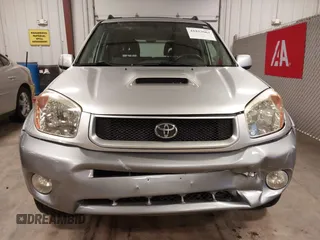 2005 Toyota RAV4 with VIN JTEHD20V250038735, listed as a IAAI auction lot 41853061 with 132,795 mi miles. Bid and sale history available at carsss.com. Image 12.