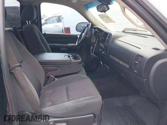 2009 Chevrolet Silverado 1500 with VIN 1GCEC24C29Z205003, listed as a IAAI auction lot 42031245 with 123,278 mi miles and . Bid and sale history available at DreamBid. Image 5.