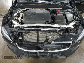 2020 Volvo V60 Momentum z VIN YV1102EK2L2361873, wystawiony jako Copart lot #47556795 z przebiegiem 55 975 mil mil oraz Szkoda całkowita • Salvage title. Historia ofert i sprzedaży dostępna na DreamBid. Obrazek 13.