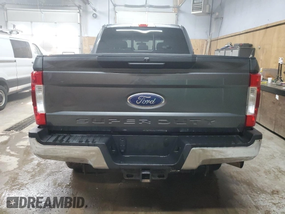 2019 Ford F-250 XL z VIN 1FT7W2B67KED61922, wystawiony jako Copart lot #63221415 z przebiegiem 133 946 mil mil oraz Czysty tytuł • Clean title. Historia ofert i sprzedaży dostępna na DreamBid. Obrazek 6.
