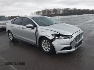 2016 Ford Fusion S with VIN 3FA6P0G72GR133285, listed as a IAAI auction lot 41951386 with 189,001 mi miles. Bid and sale history available at carsss.com. Image 1.
