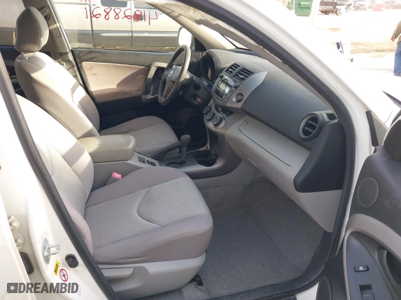 2007 Toyota RAV4 with VIN JTMZD33V275077177, listed as a IAAI auction lot 41828821 with 165,128 mi miles. Bid and sale history available at carsss.com. Image 5.