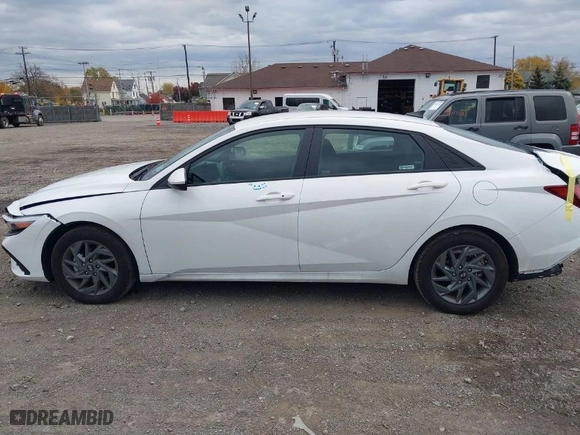 2024 Hyundai Elantra SEL with VIN KMHLM4DG6RU732392, listed as a IAAI auction lot 40746608 with 8,331 mi miles. Bid and sale history available at carsss.com. Image 14.