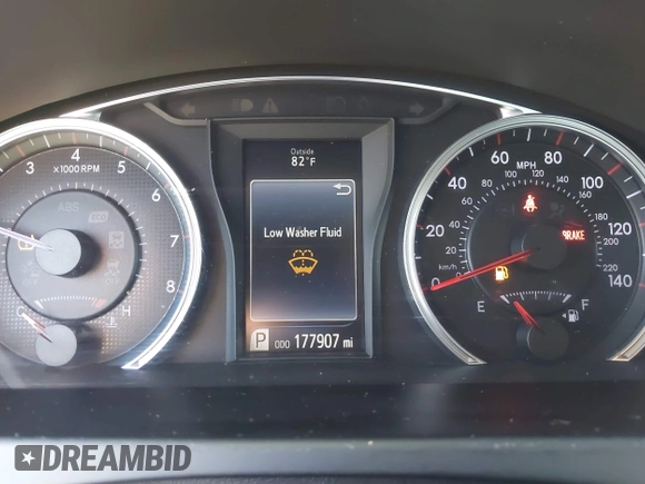 2015 Toyota Camry XLE with VIN 4T1BF1FK4FU914870, listed as a IAAI auction lot 41732333 with 177,907 mi miles. Bid and sale history available at carsss.com. Image 7.