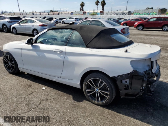 2020 BMW 2 Series 230i with VIN WBA2M7C09L7E55300, listed as a Copart auction lot 61660103 with 35,177 mi miles. Bid and sale history available at carsss.com. Image 2.