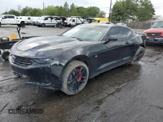 2023 Chevrolet Camaro 2LT z VIN 1G1FD1RX5P0132579, wystawiony jako Copart lot #62836574 z przebiegiem 27 882 mil mil oraz Szkoda całkowita • Salvage title. Historia ofert i sprzedaży dostępna na DreamBid. Obrazek 1.