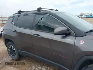 2019 Jeep Compass Trailhawk with VIN 3C4NJDDBXKT795294, listed as a IAAI auction lot 42046344 with 100,395 mi miles and . Bid and sale history available at DreamBid. Image 6.
