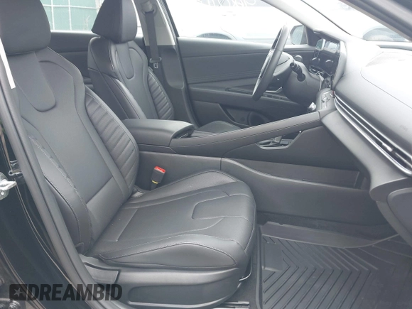 2025 Hyundai Elantra Limited z VIN KMHLN4DJ1SU124424, wystawiony jako IAAI lot #42013638 z przebiegiem 2 713 mil mil oraz . Historia ofert i sprzedaży dostępna na DreamBid. Obrazek 5.