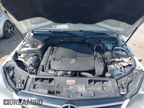 2014 Mercedes-Benz C 300 Sport z VIN WDDGF8AB0EA949700, wystawiony jako IAAI lot #42384242 z przebiegiem 136 445 mil mil oraz . Historia ofert i sprzedaży dostępna na DreamBid. Obrazek 10.
